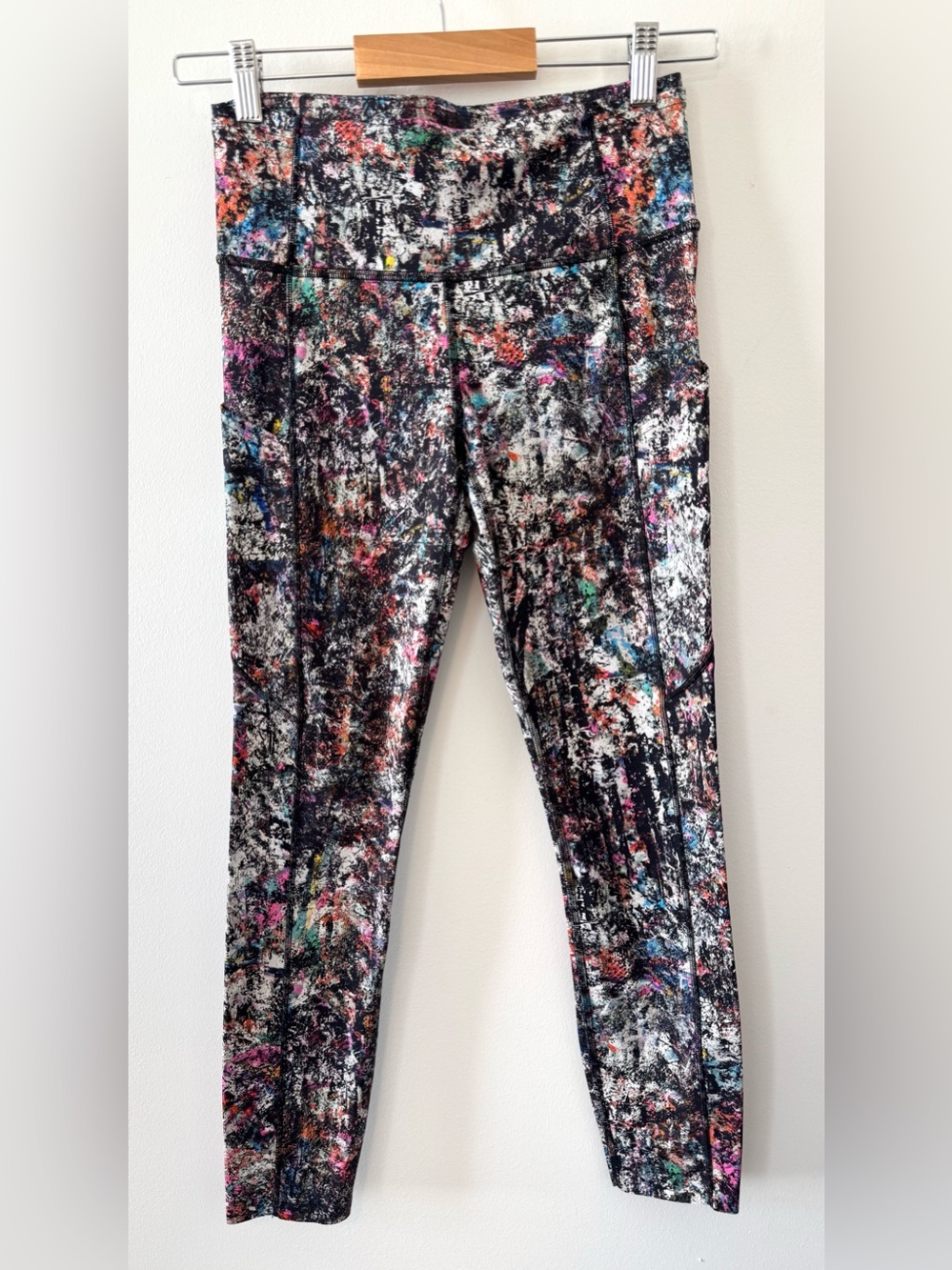 Lululemon Women’s Leggings Size 6 Multicolor Abstract Print Side Pockets